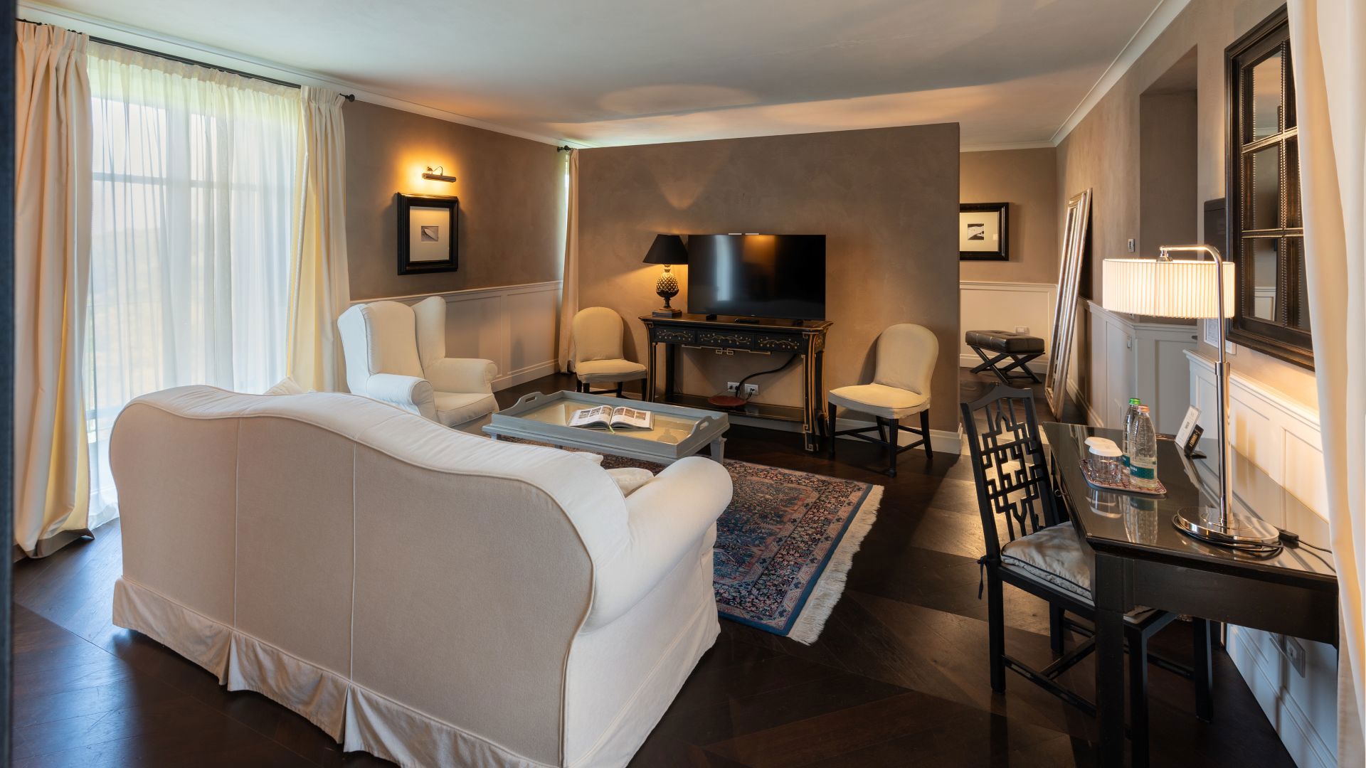 Suite Deluxe 7 Suite Deluxe 7