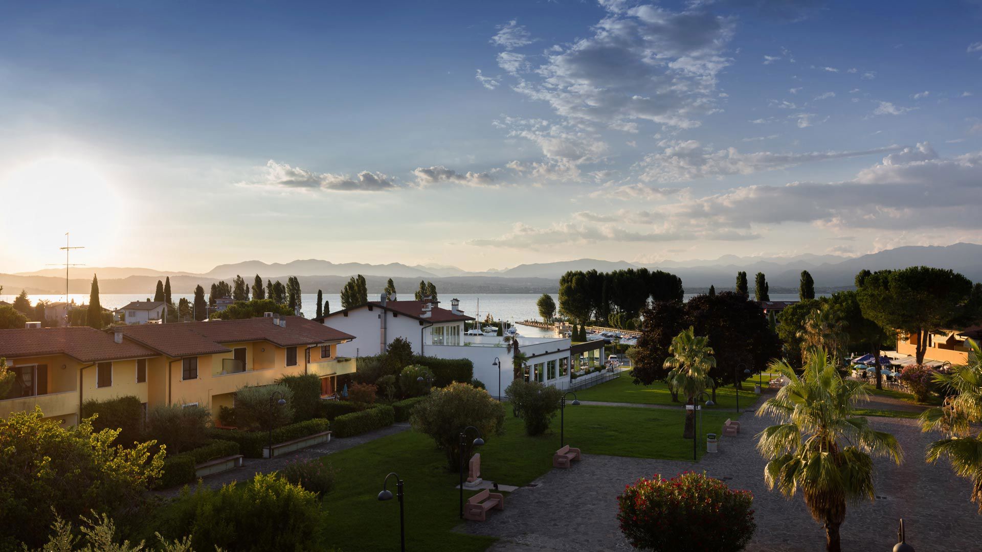 Welcome To Hotel Du Parc 3