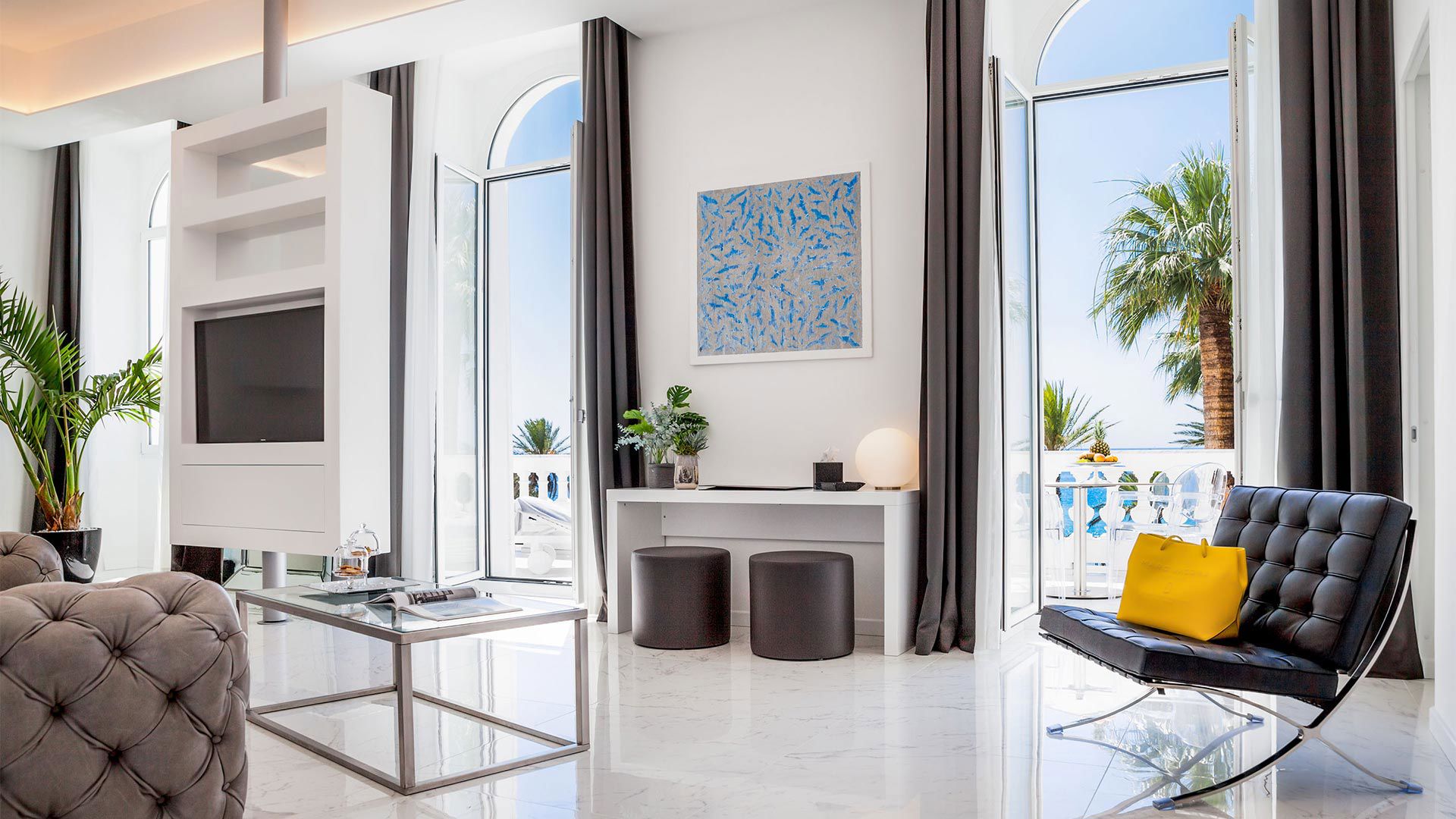 White Pearl Terrace Suite 9