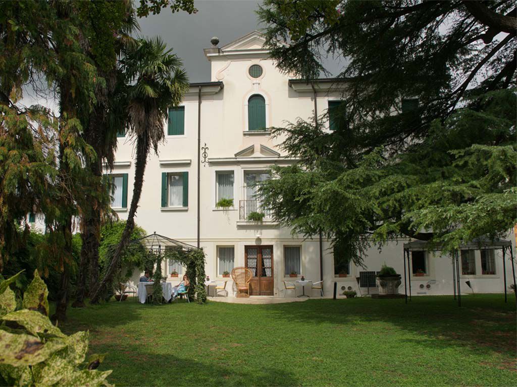 gallery/1024-esterni2.jpg gallery/1024-esterni2.jpg