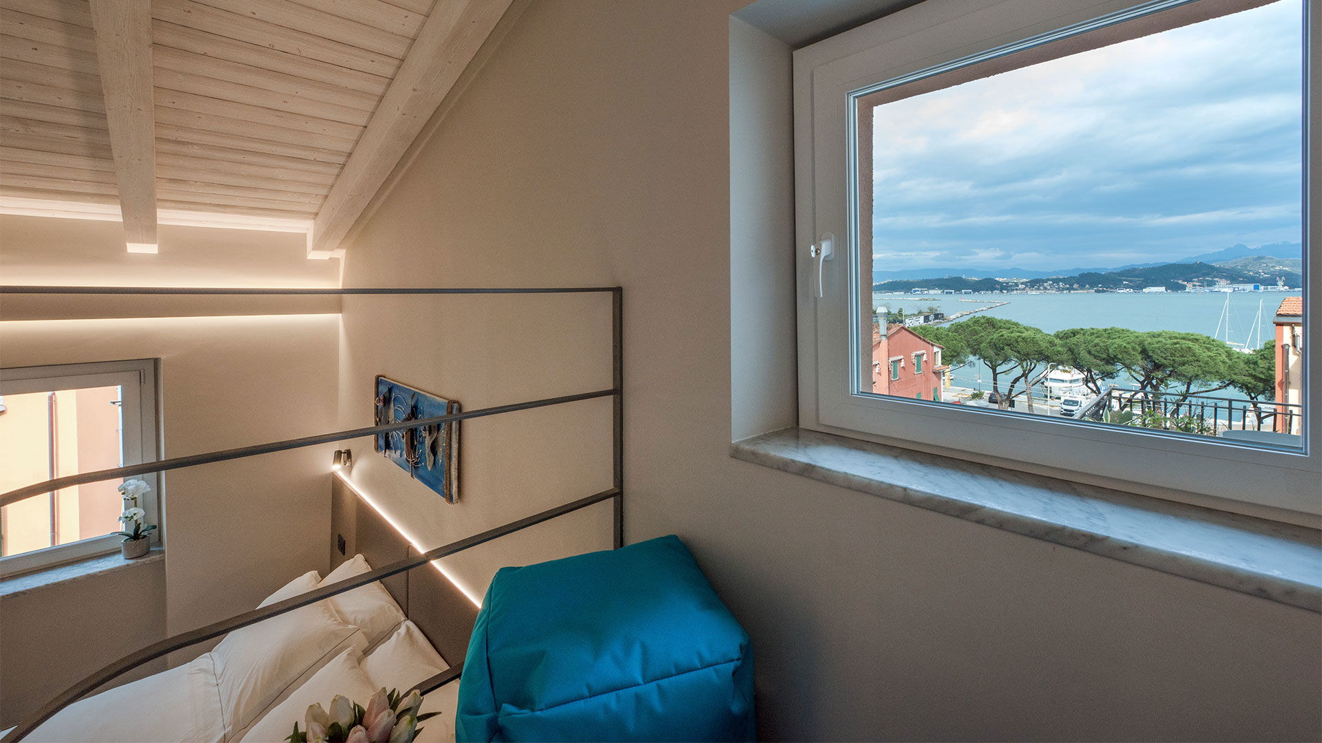 Double Deluxe room seaview 4
