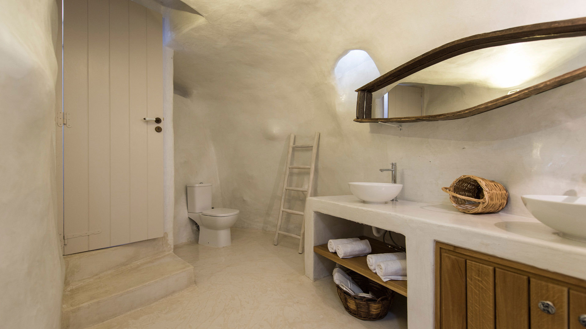 FACILITIES & SERVICES 16