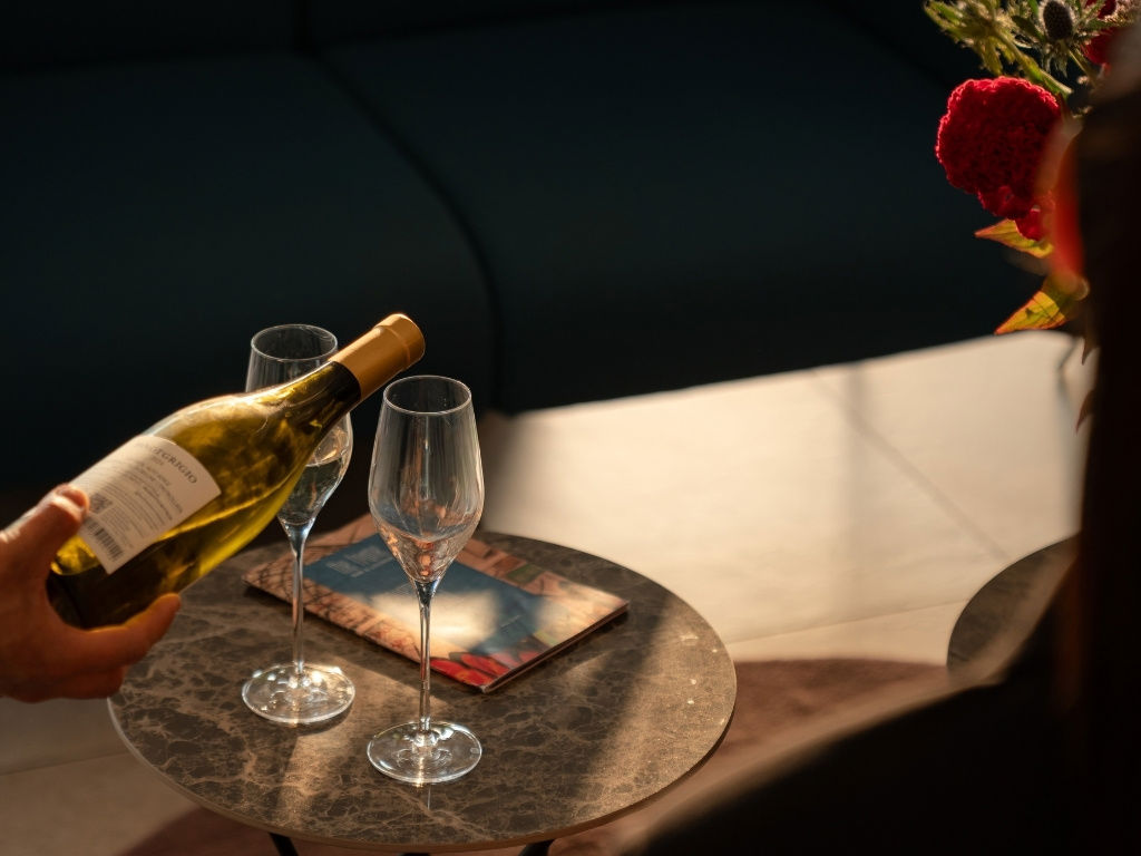 The Corner Duomo - The Frame Bar & Lounge 5