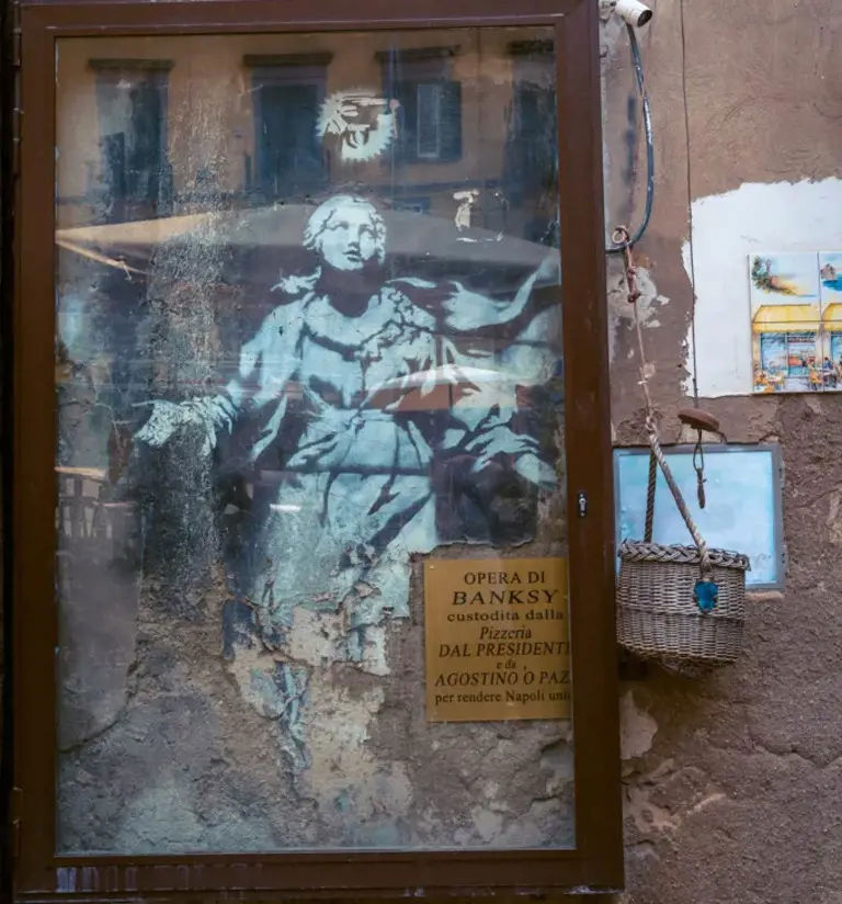 cosa-fare-a-napoli-gallery/768_bansky.jpg