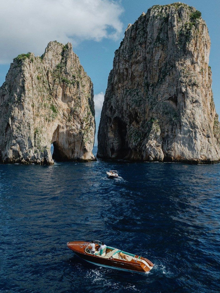 cosa-fare-a-napoli-gallery/768_boat-tour.jpg