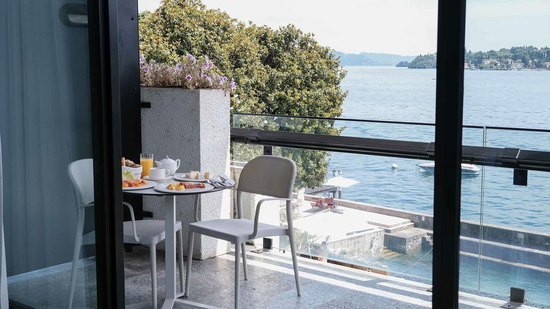 Superior Corner mit Balkon und Seeblick 4