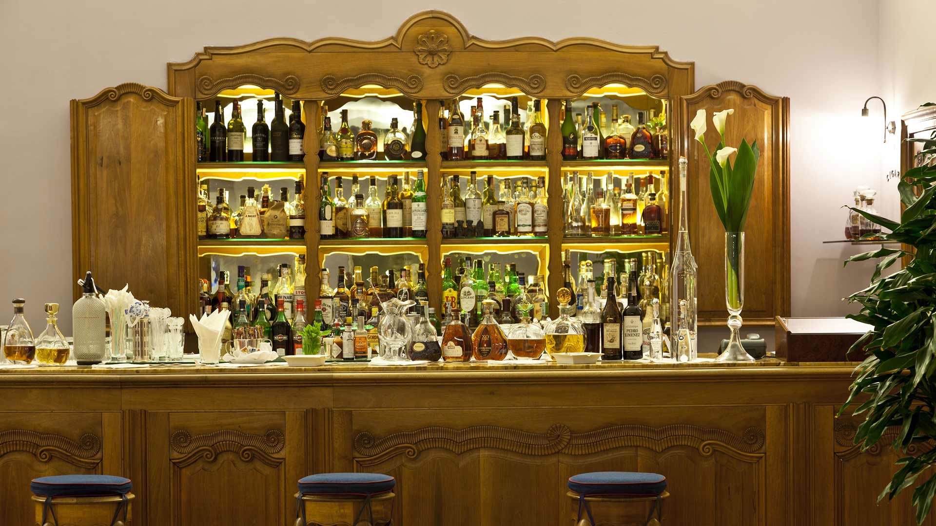 Bar Regina Isabella 9