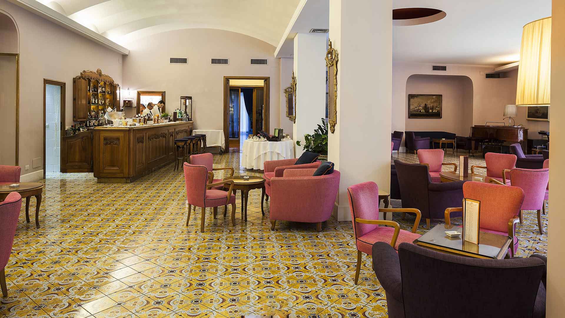 Bar Regina Isabella 11