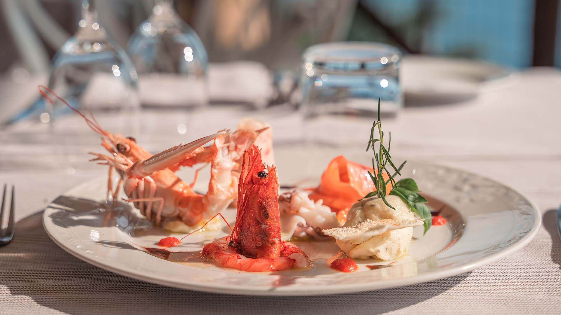 Discover the restaurant of Hotel Porto Roca in Monterosso Cinque Terre