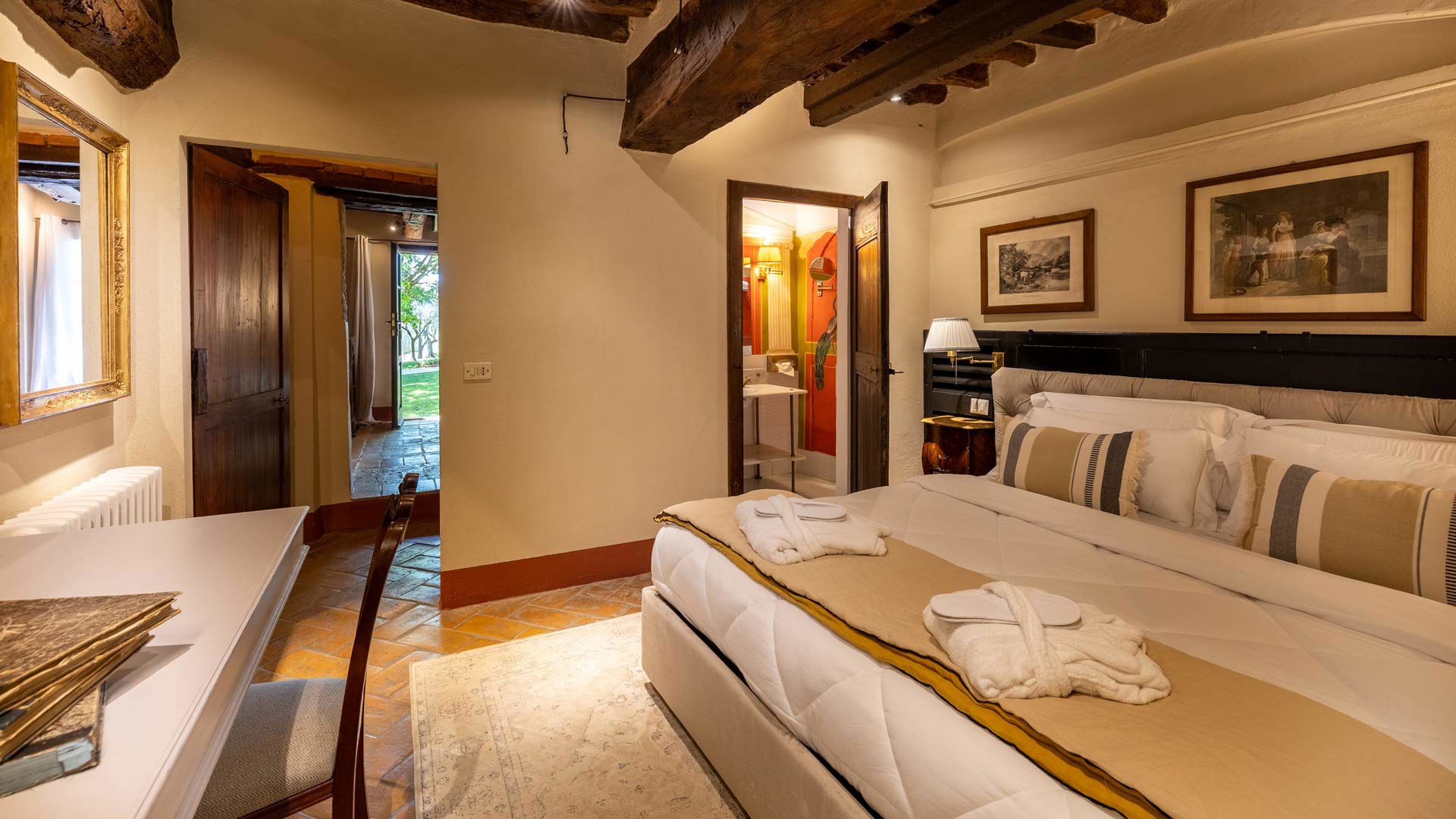 Deluxe Suite 6 Deluxe Suite 6