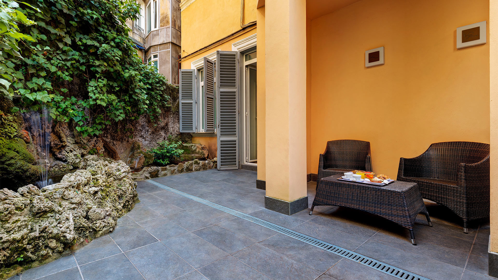 Chambre de luxe avec terrasse et grotte 4