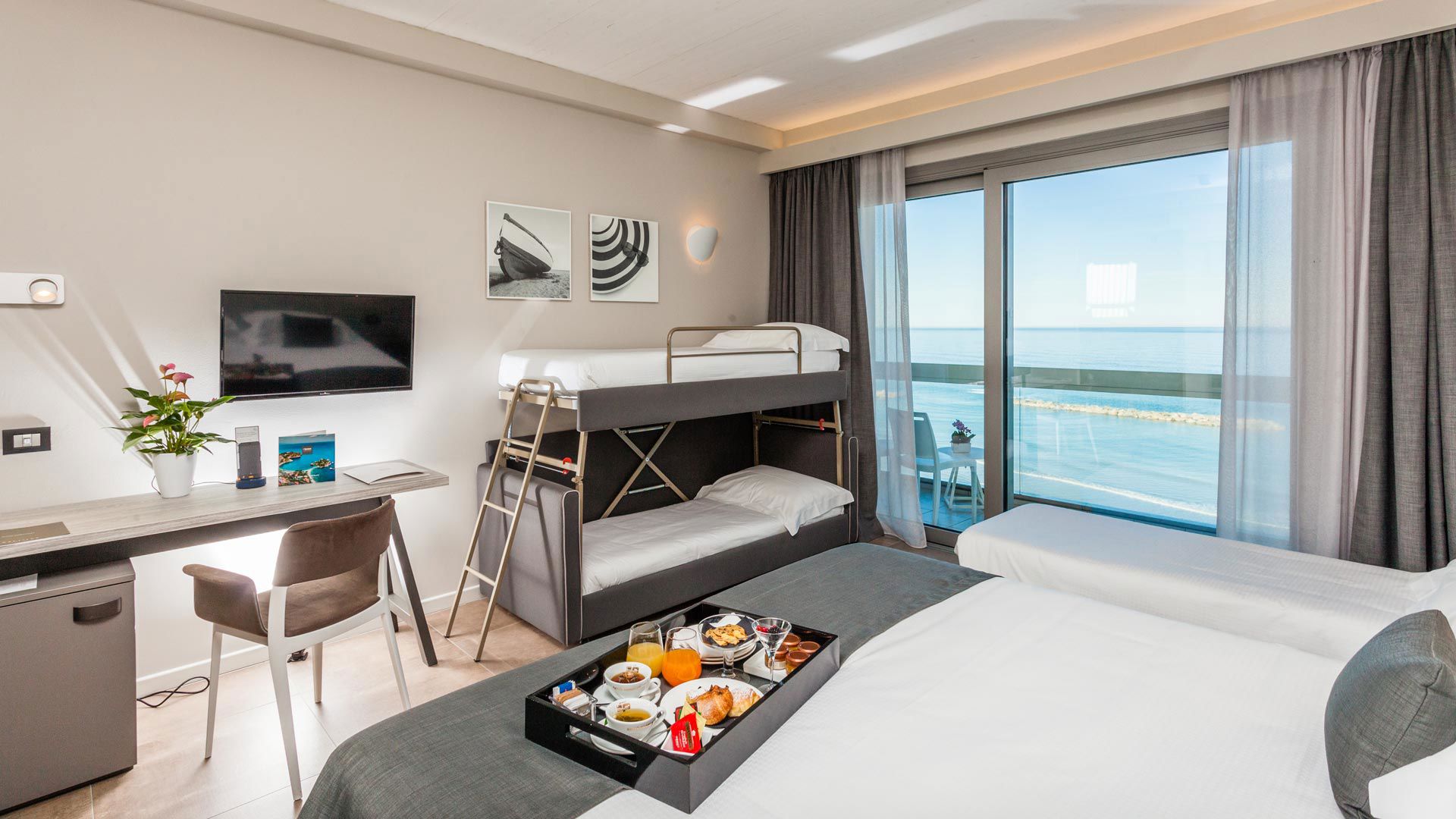 Nautilus Family Hotel - Family Room 2