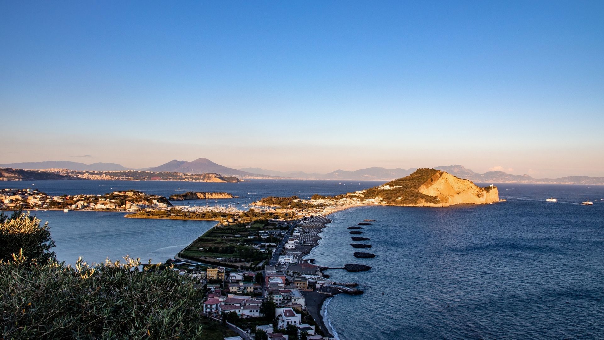 Things to do and see near Calea Hotel 2