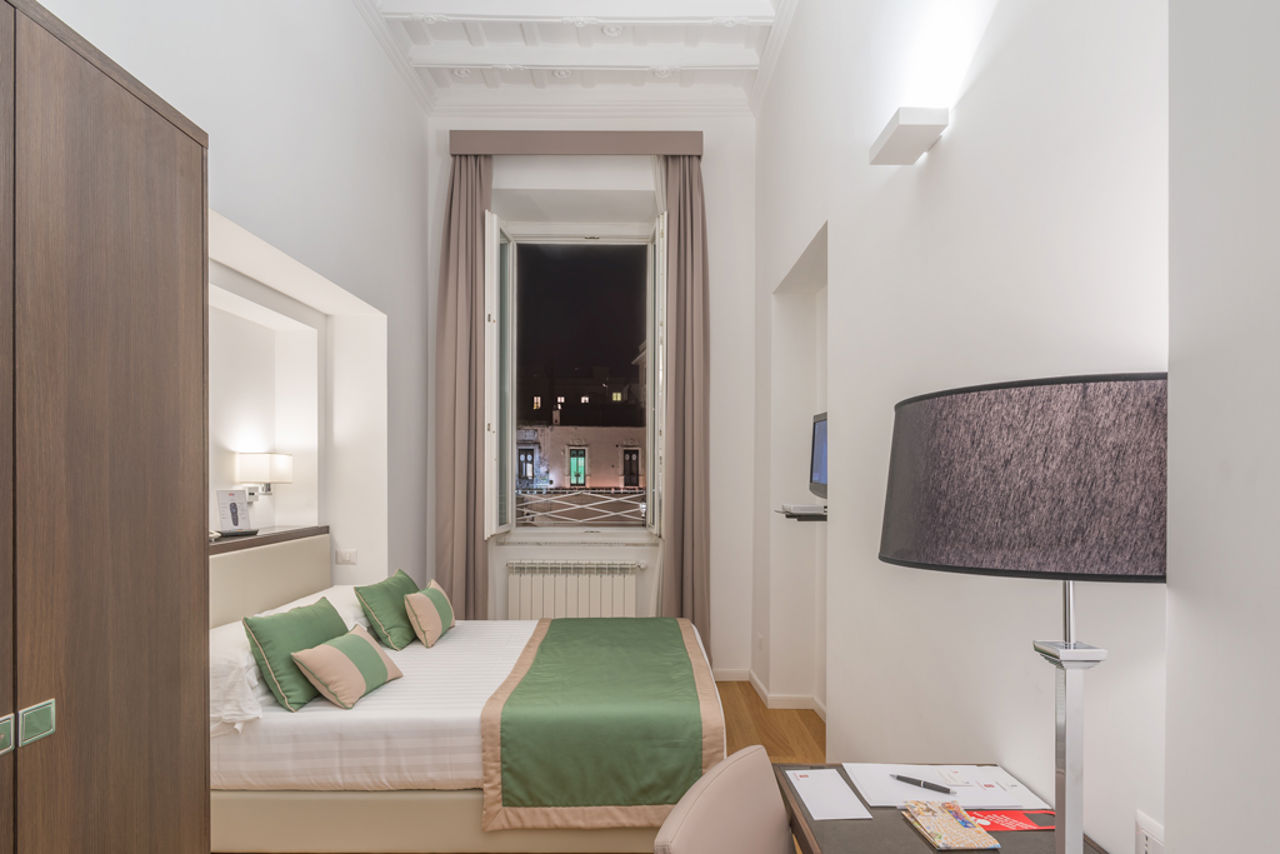 Book the Superior Panoramic Suite at Les Diamants in Rome