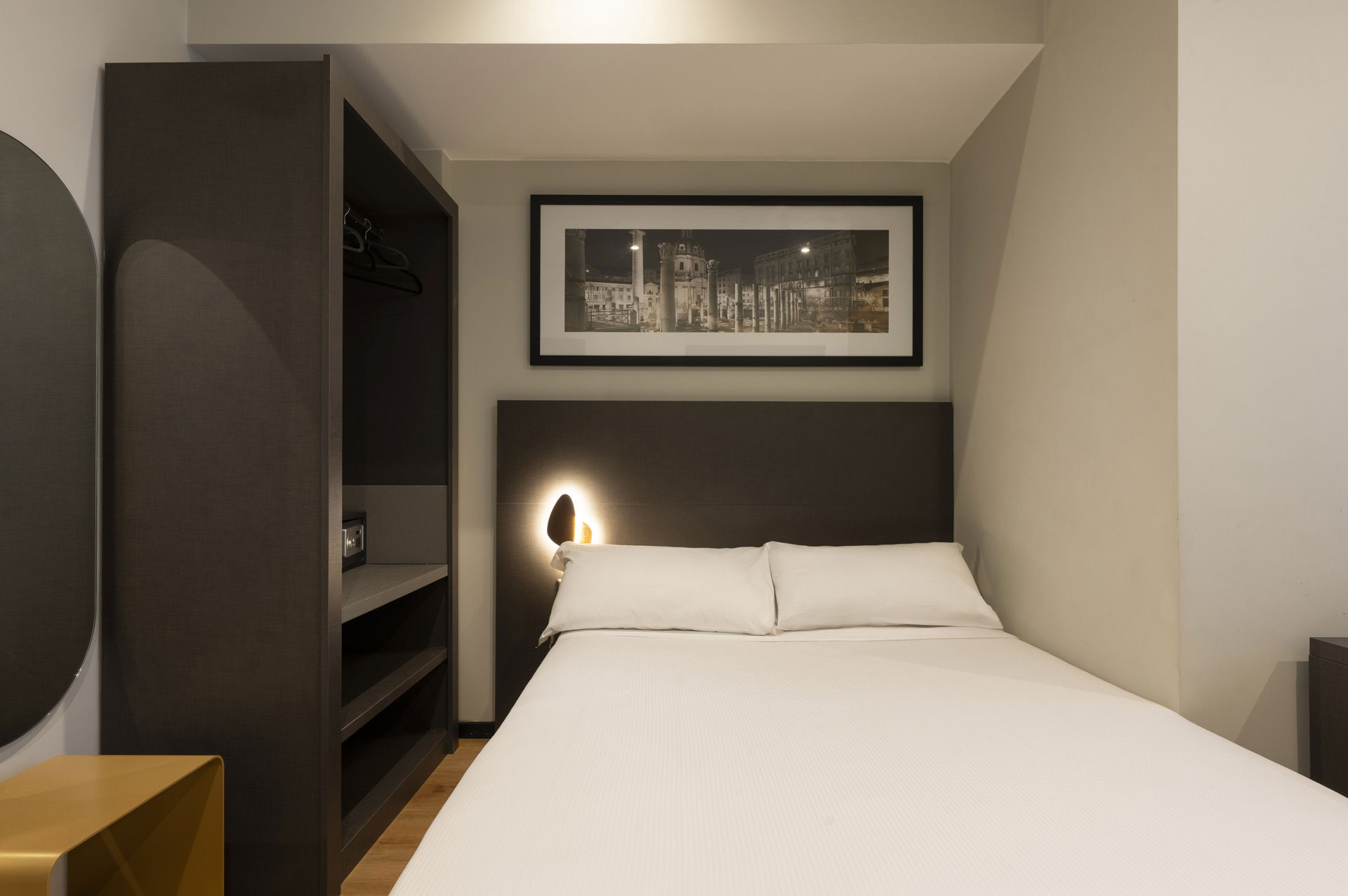 Small DBL Rooms 18