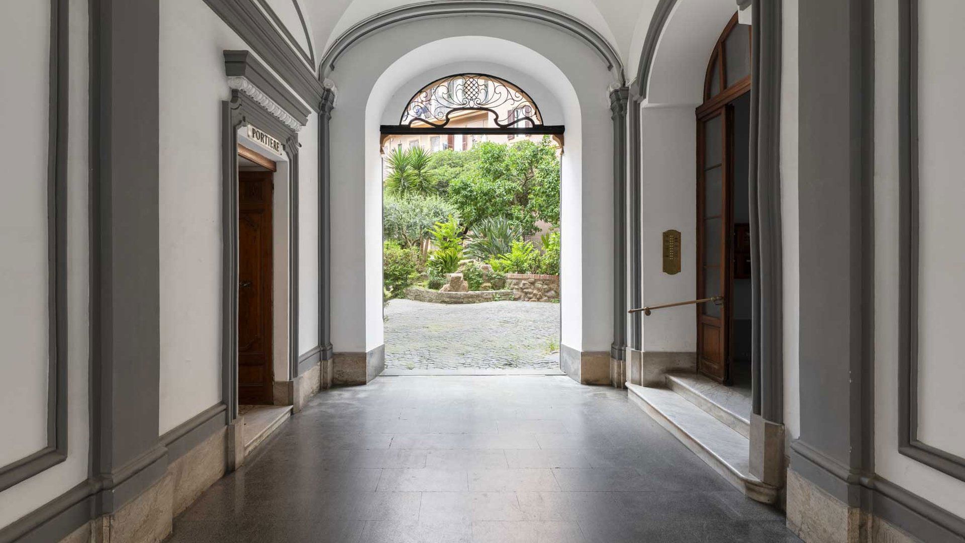 Domus Fornaci 28