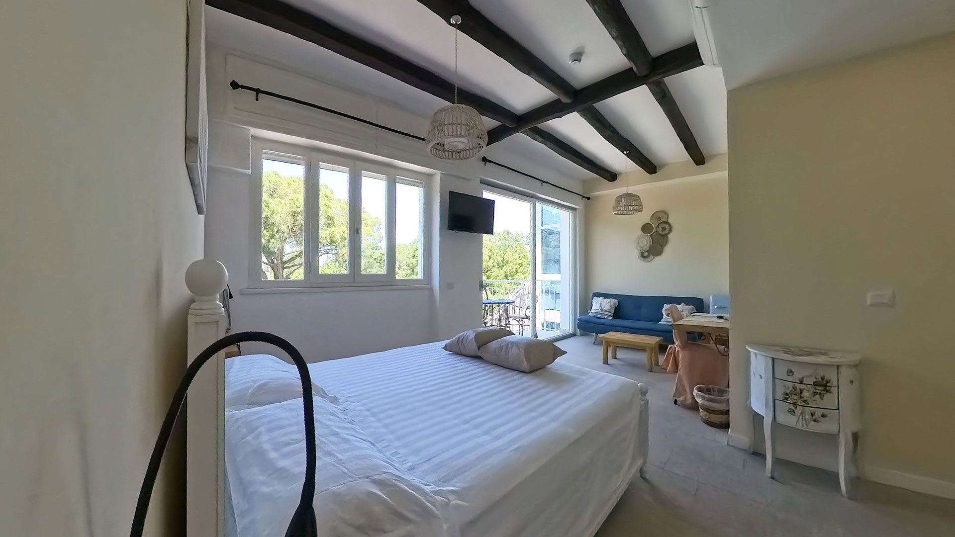 Deluxe Park View Room with Balcony 3