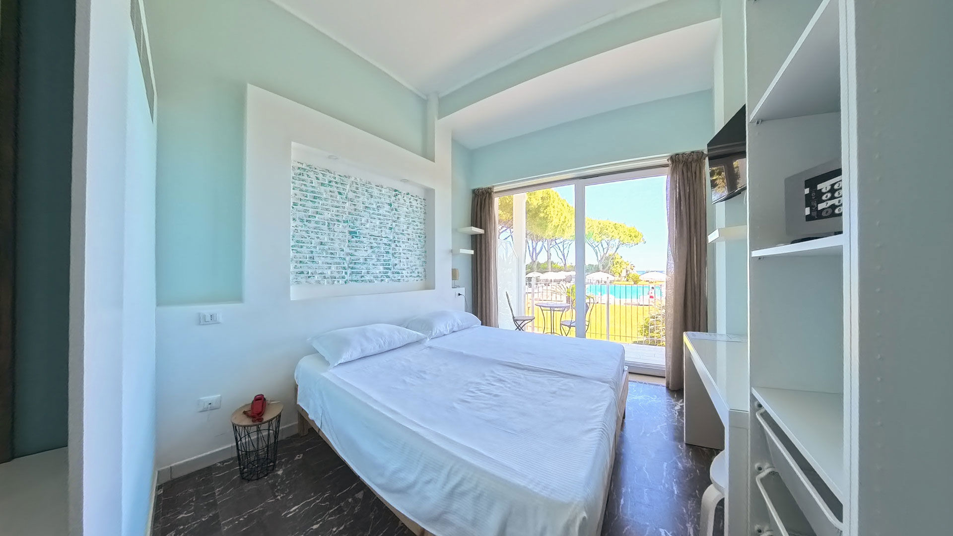 Superior Sea View Room with Balcony 3