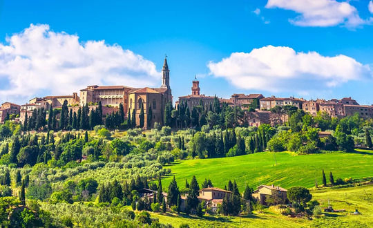 Guided tours through Val d’Orcia towns 6