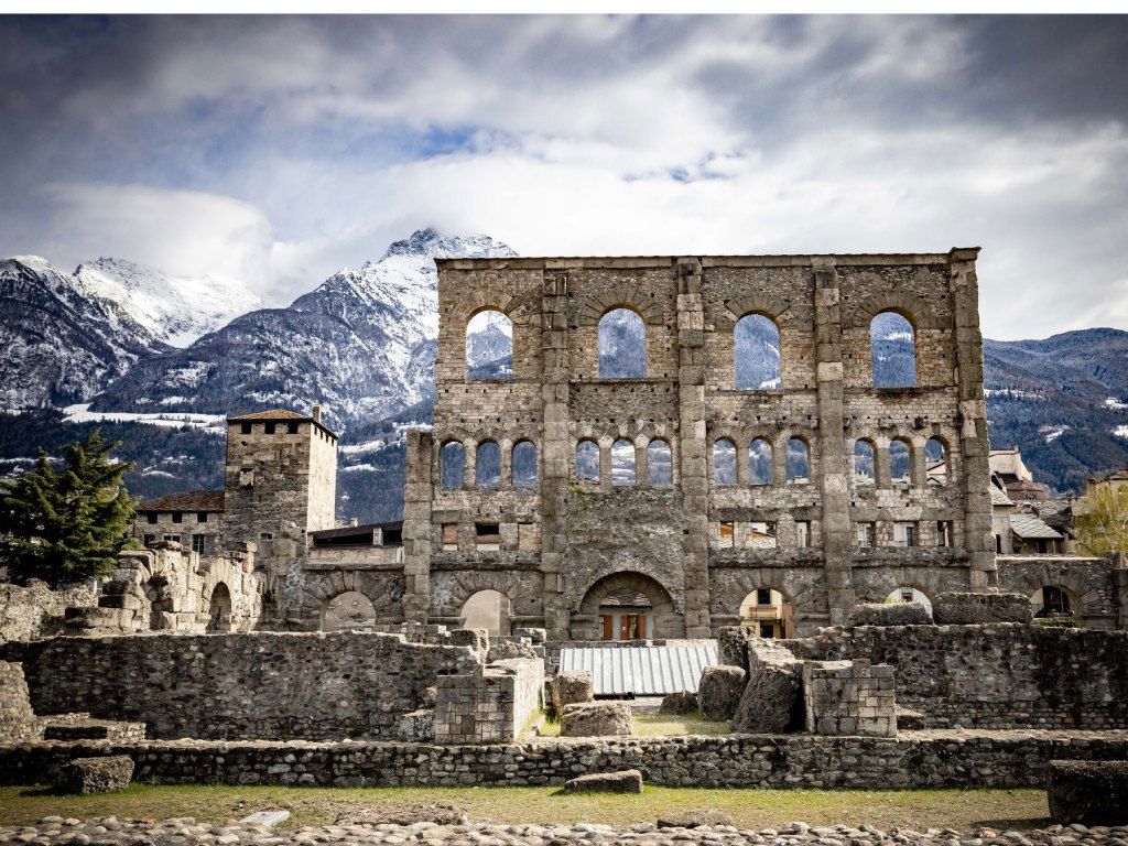 gallery/aosta_romana_credit_geppo_di_mauro_1.jpg gallery/aosta_romana_credit_geppo_di_mauro_1.jpg