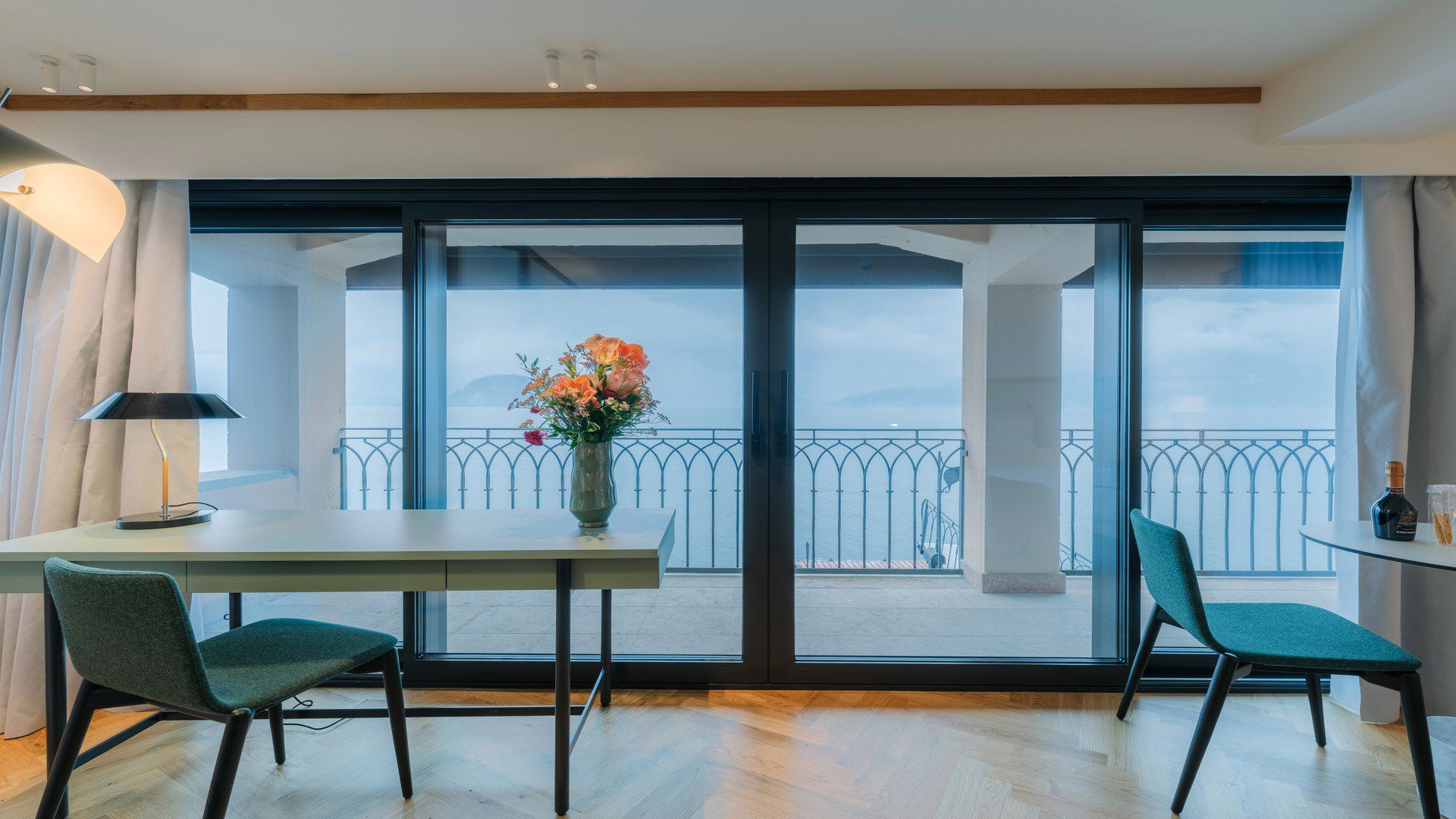 Junior Suite with balcony  8