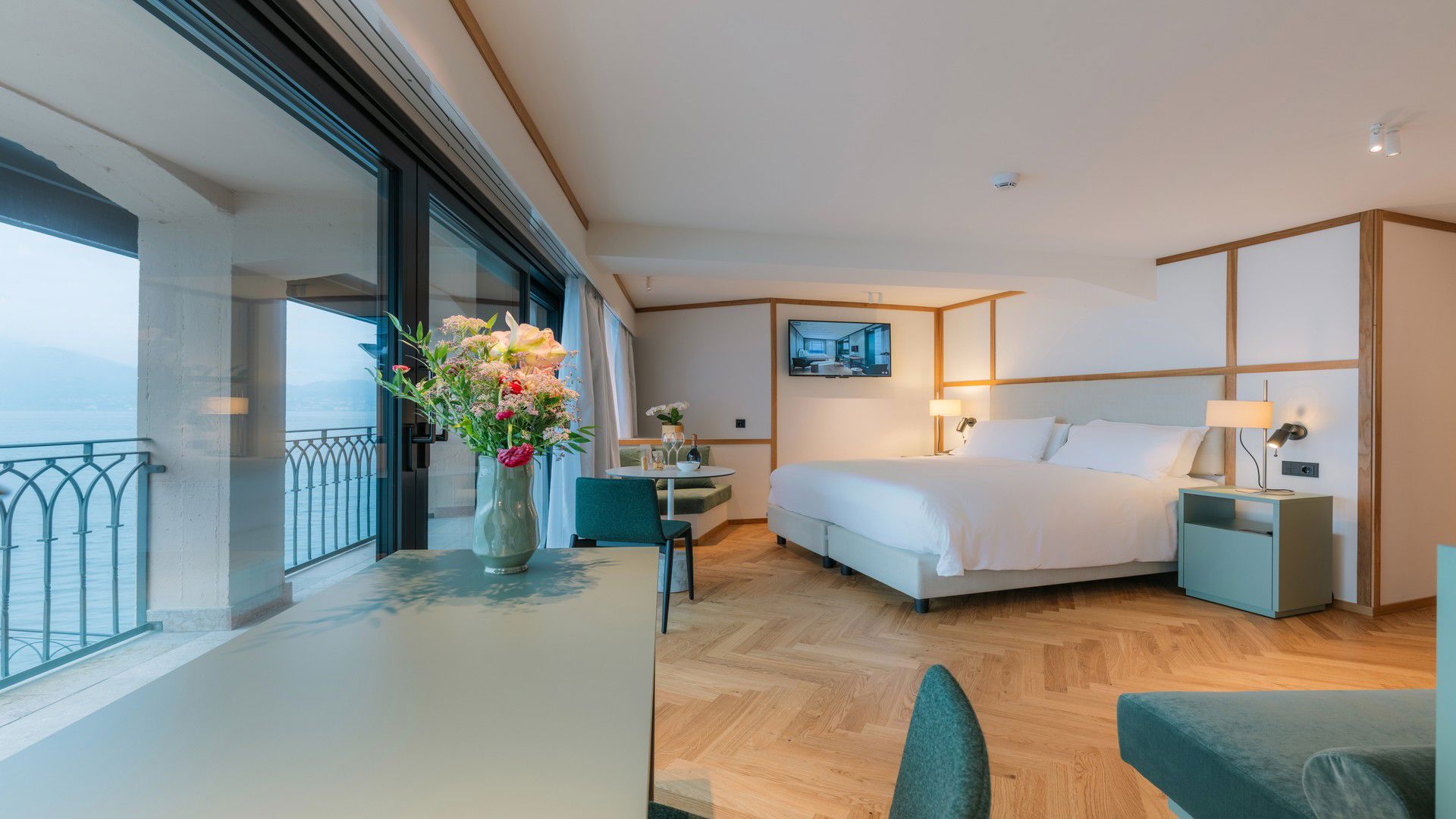 Junior Suite with balcony  11