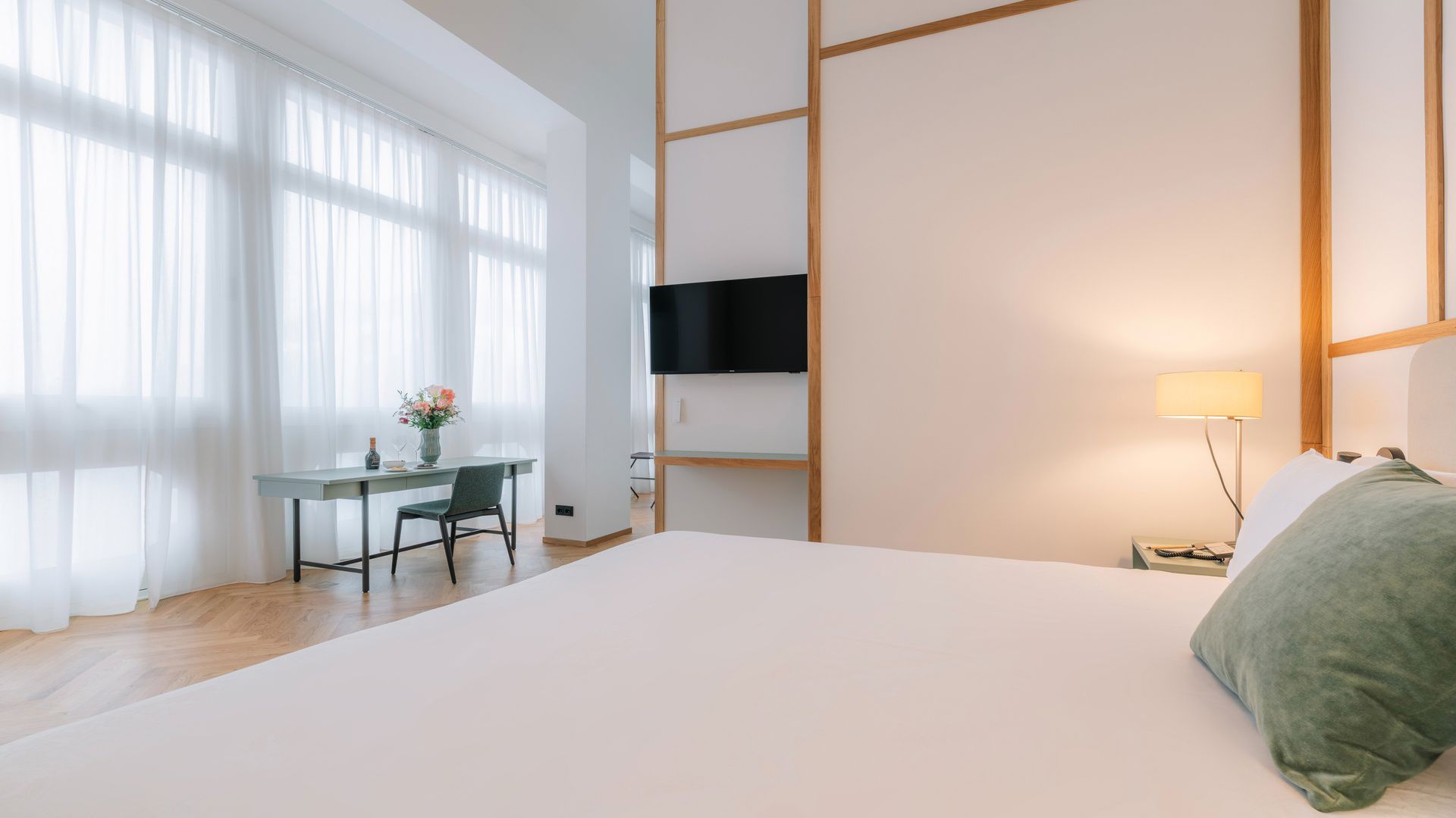 Junior Suite Lake View 10 Junior Suite Lake View 10