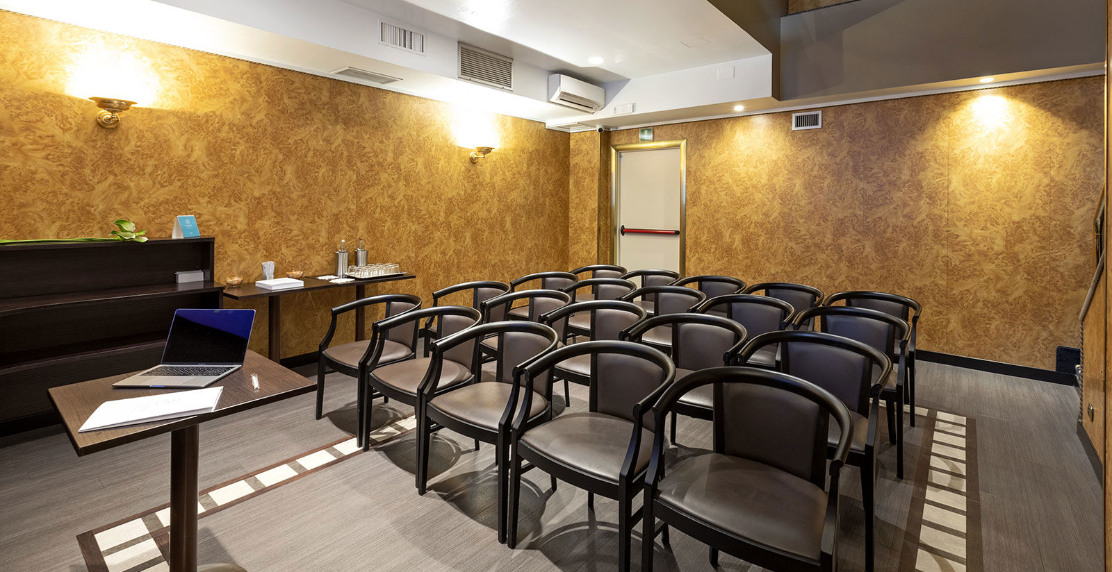 Hotel Mentana - Meeting 6 Hotel Mentana - Meeting 6