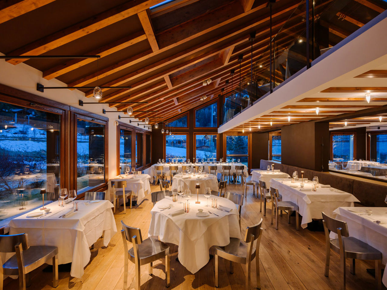 Montana Lodge & Spa - Restaurant & Lounge 16 Montana Lodge & Spa - Restaurant & Lounge 16