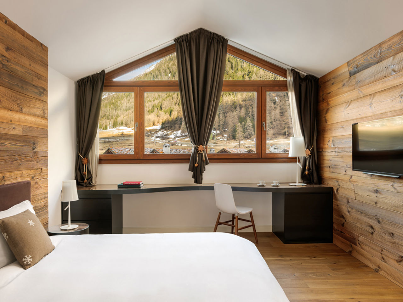 JUNIOR SUITE JUNIOR SUITE