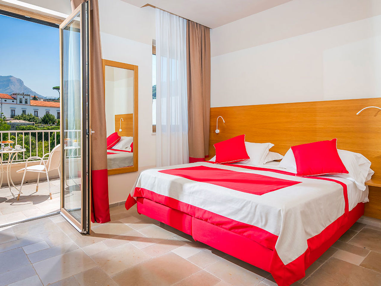 Book Superior room with balcony and sea view at Maison Montechiaro