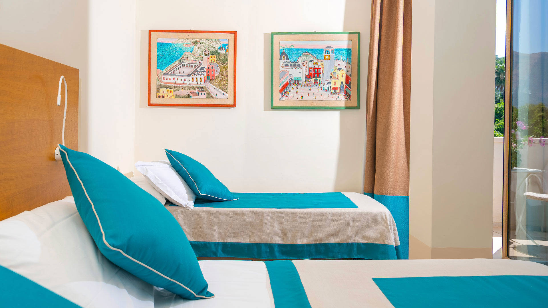 Comfort with balcony 3