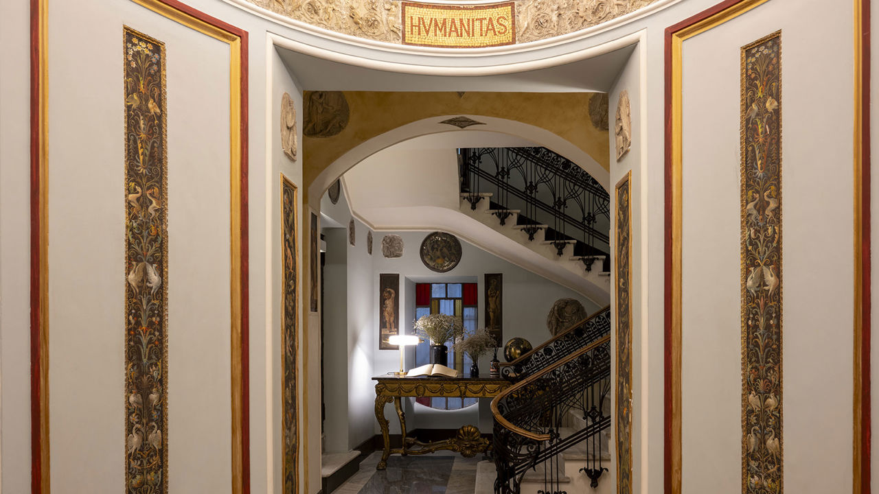 Browse the gallery of Elizabeth Unique Apartments in Rome centre