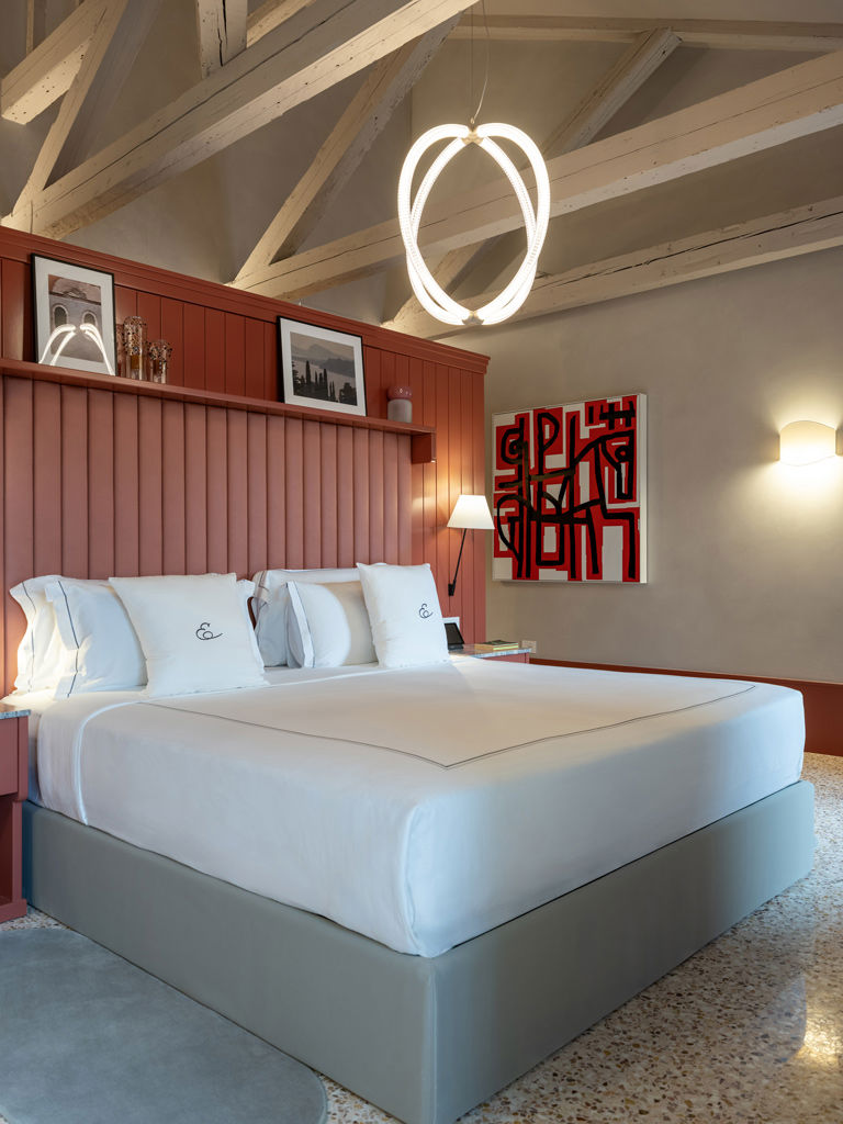 Elizabeth Unique Venice 13