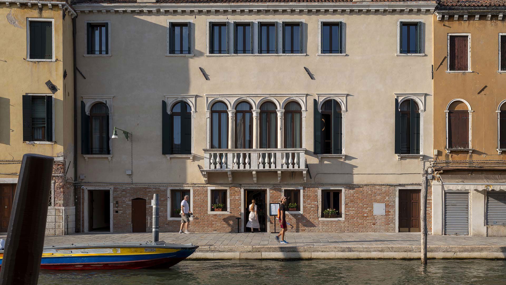 Elizabeth Unique Venice 13