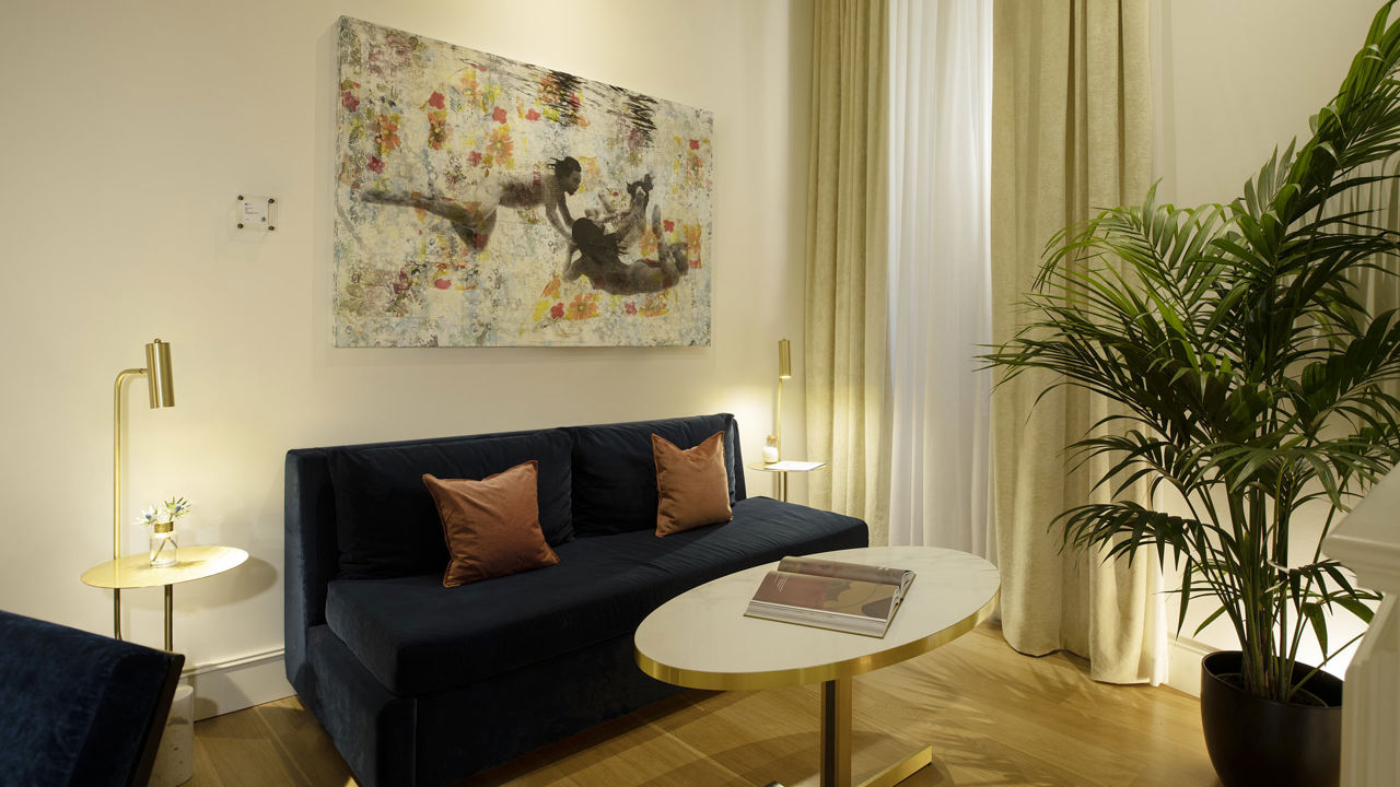 Discover the art works gracing Elizabeth Unique Rome
