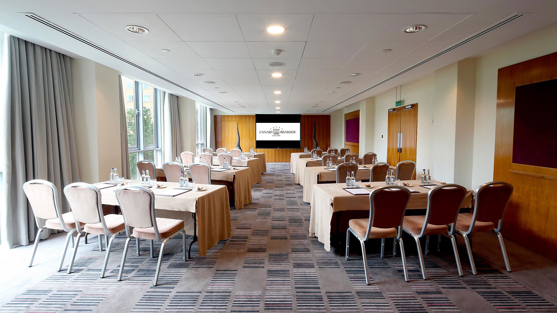 Canary Riverside Plaza 6