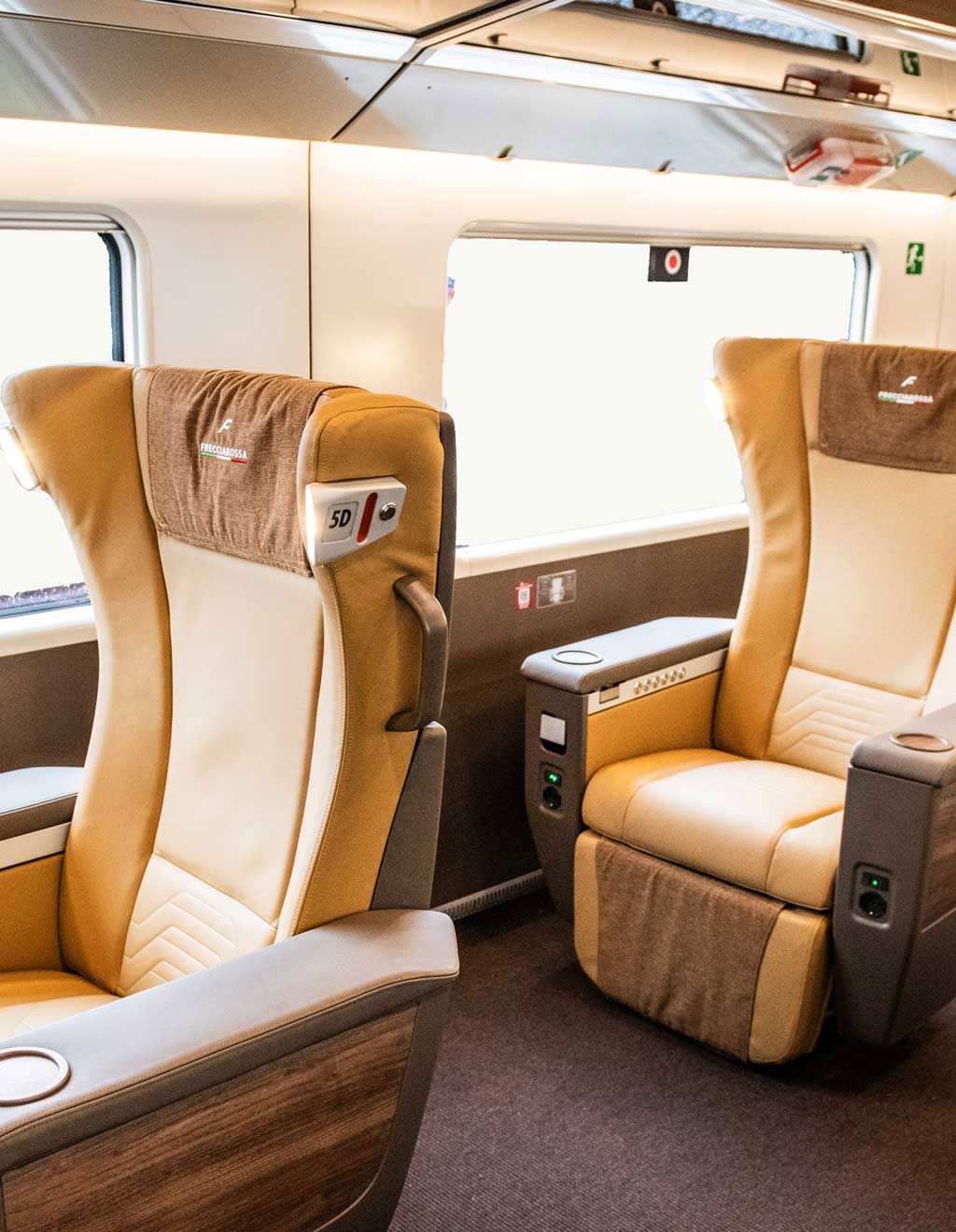 NERO Lifestyle - Trenitalia 3