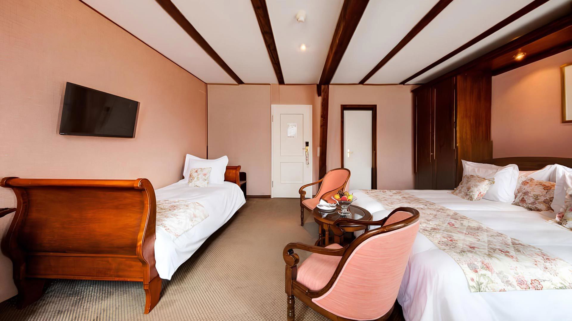 Hotel Regina - Standard Doppelzimmer mit Schlafsofa 2