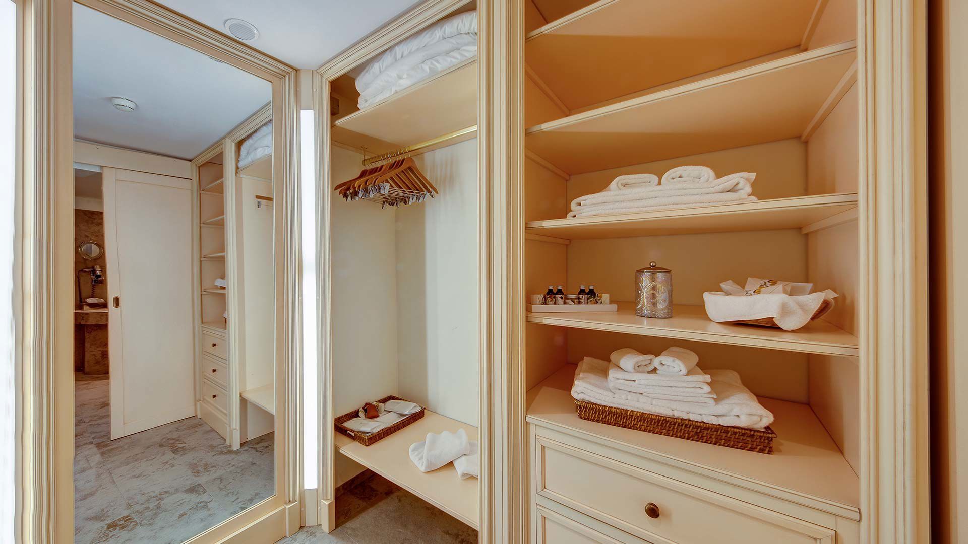 Hotel Regina - Suite Maximilien 4