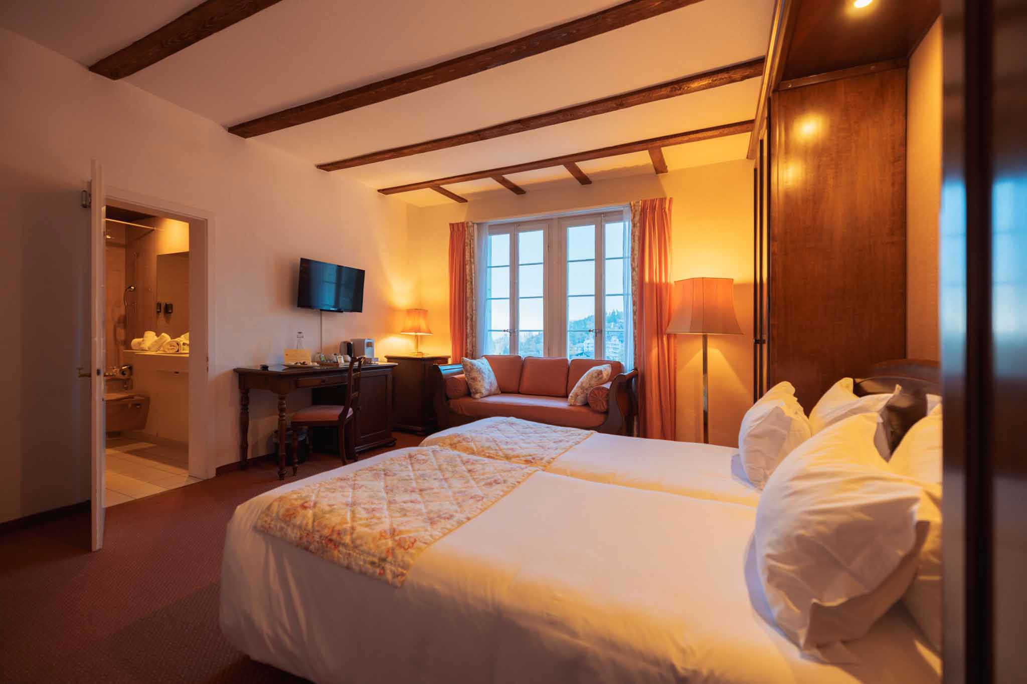 Hotel Regina - WELCOME TO HOTEL REGINA 1