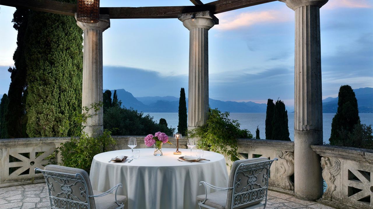 Services & Useful Info 39 Services & Useful Info 39