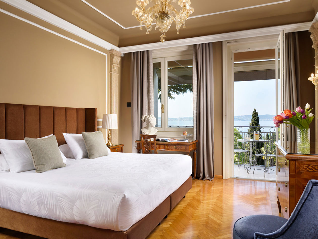 Rooms & suites 21 Rooms & suites 21
