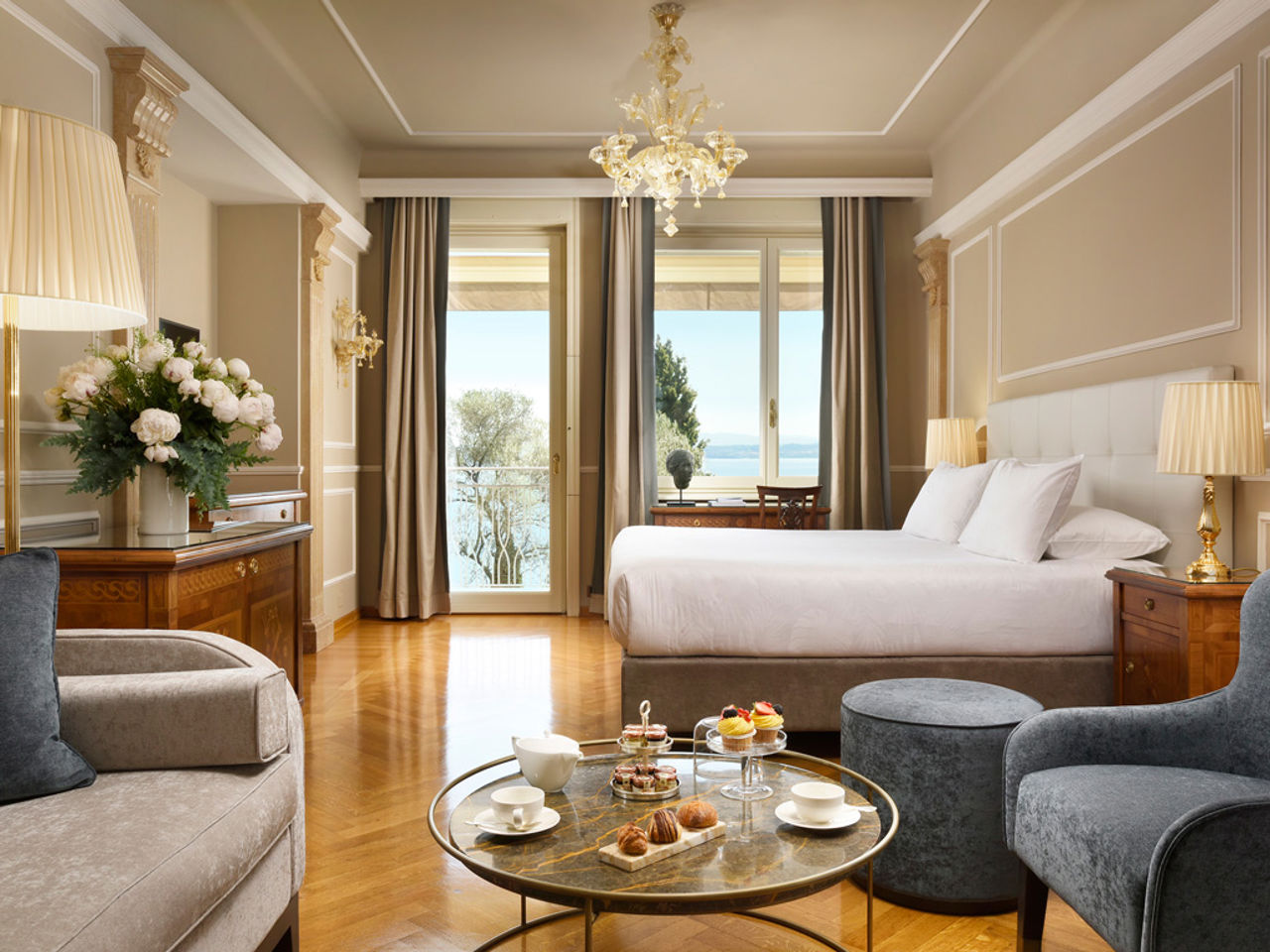 Rooms & suites 20 Rooms & suites 20