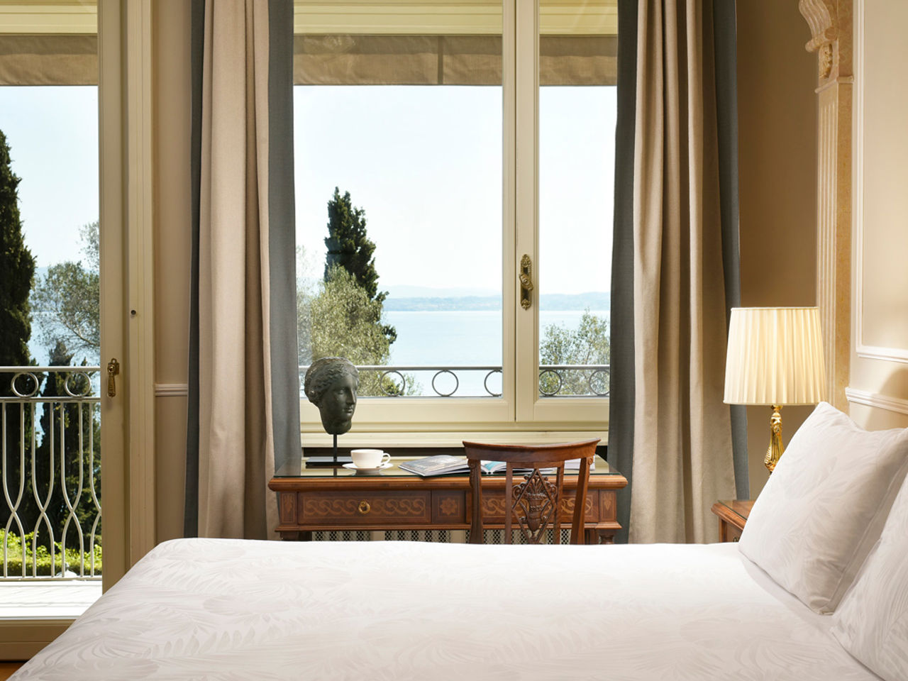 Rooms & suites 21 Rooms & suites 21