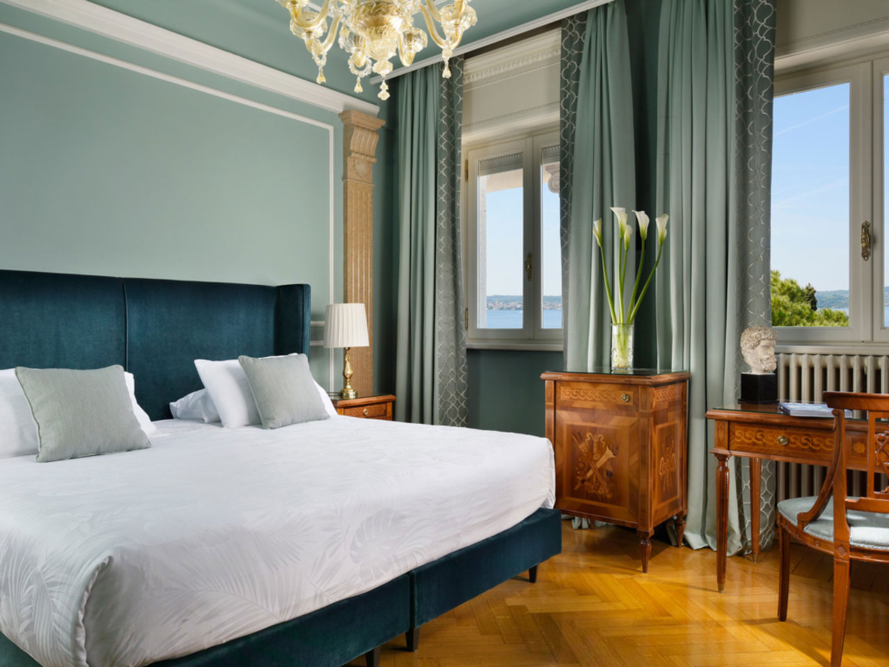 Rooms & suites 20 Rooms & suites 20