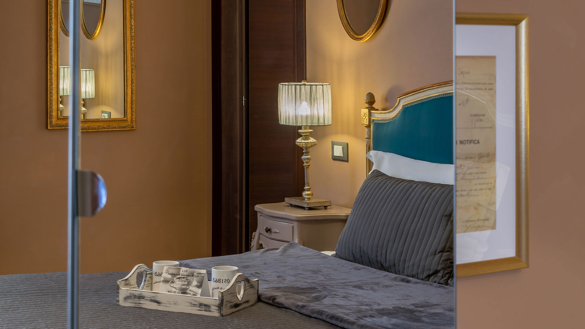 Deluxe Tiffany Room 4