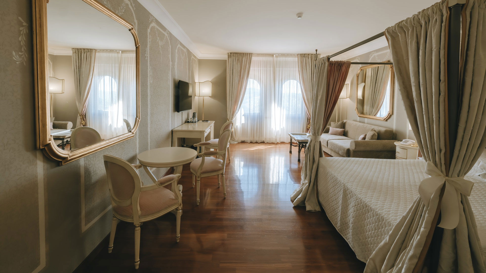 Suite with Terrace and Valley View - Luxury and a view of the Umbrian valley, with spacious and welcoming areas.