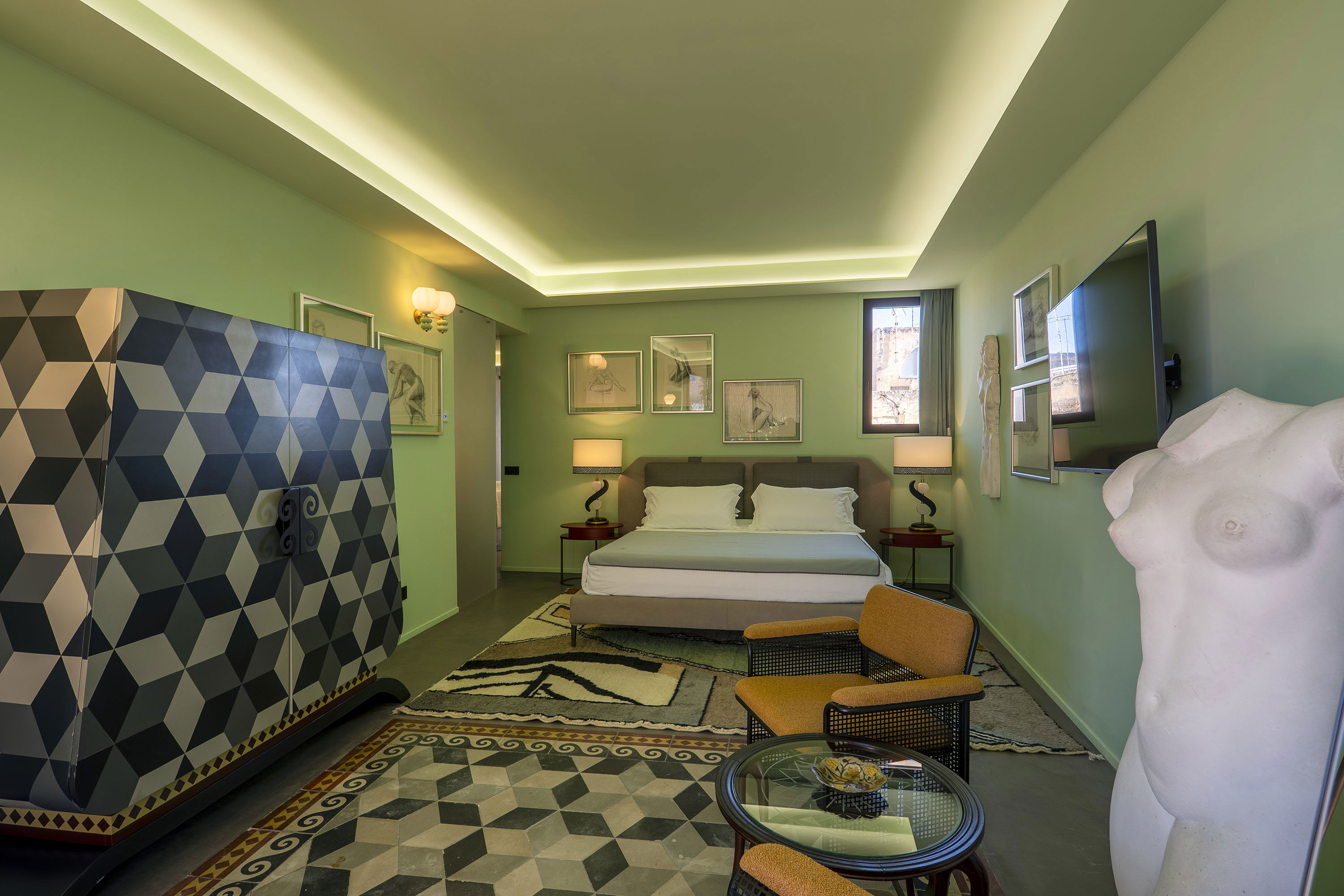 Suites 11