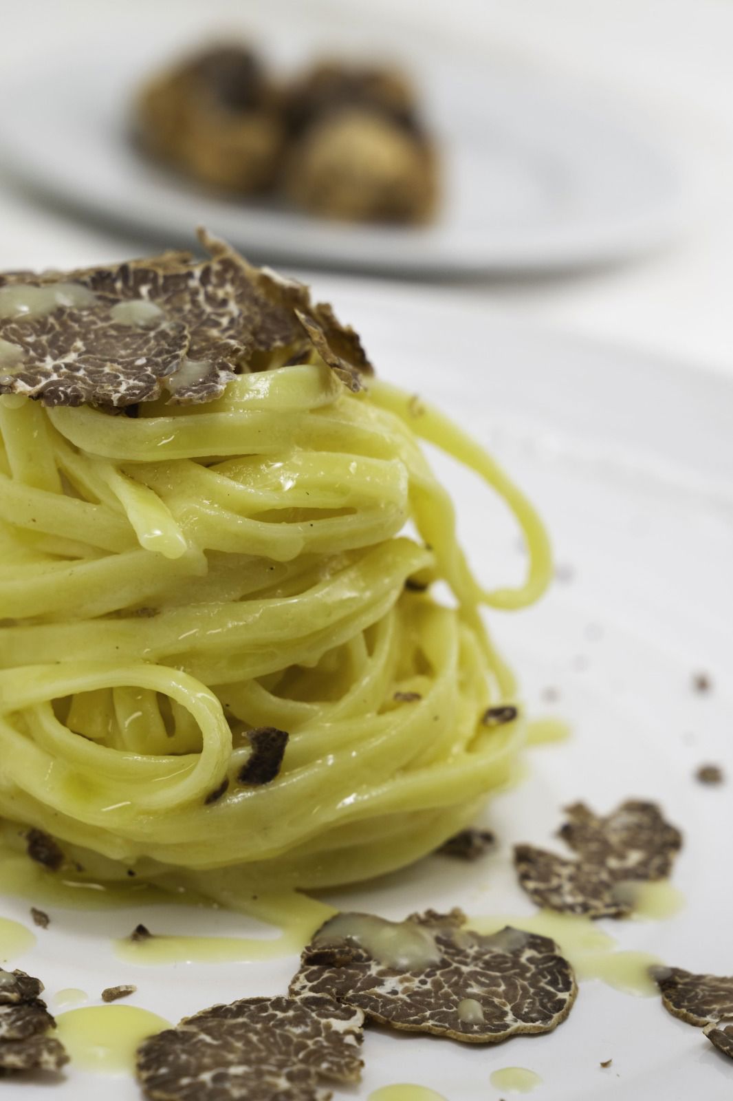 DEGUSTAZIONE DI PRELIBATEZZE AL TARTUFO IN AZIENDA 1